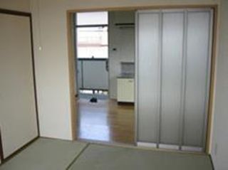 中溝ハイツ　102号