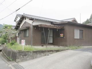 周南市富田新町北２４１８番地の２　４号
