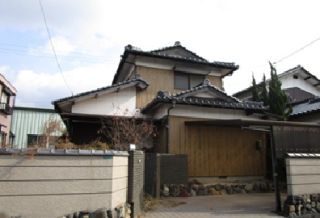 周南市古泉二丁目 